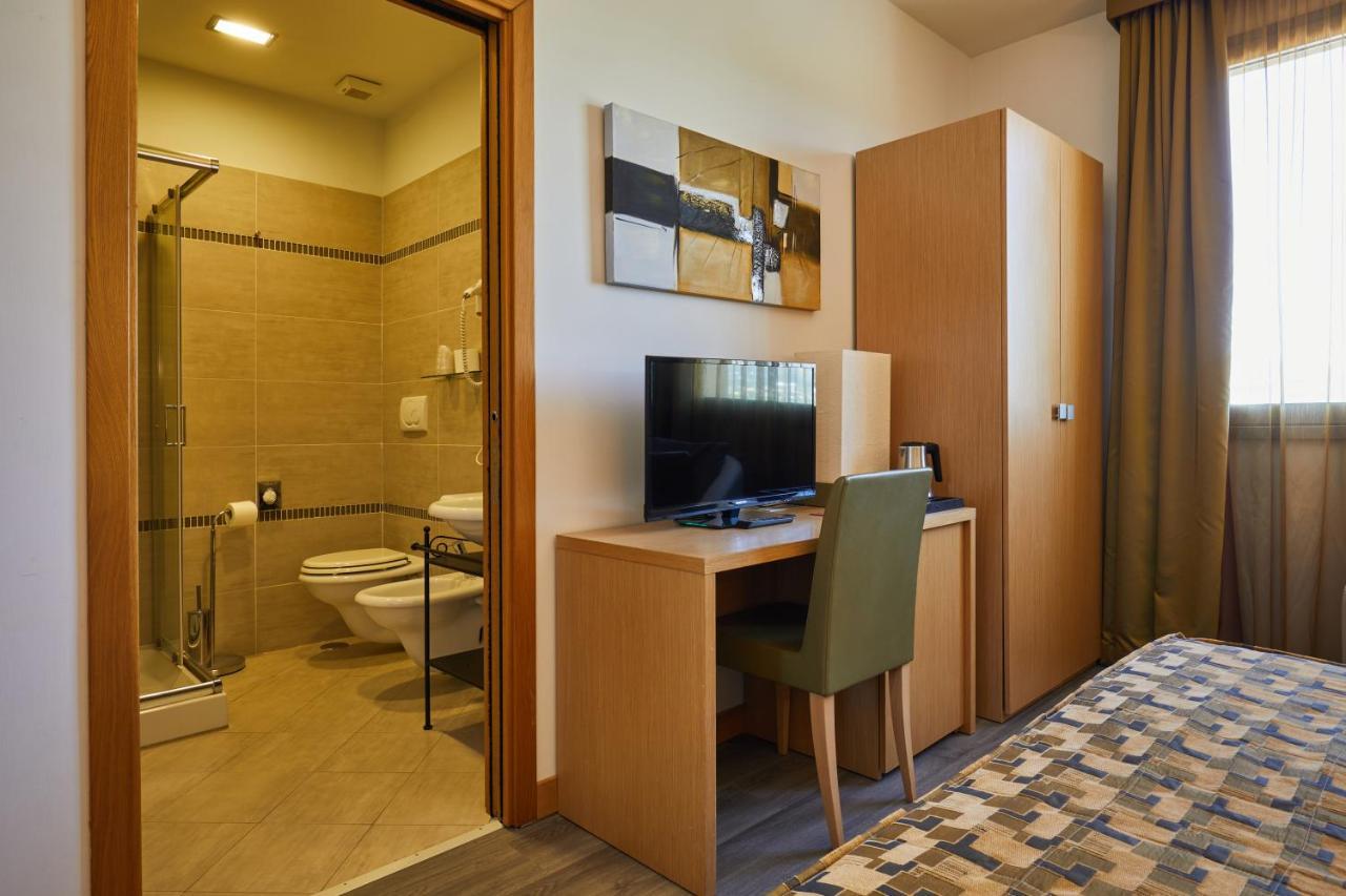 Castelmartini Wellness & Business Hotel Larciano Exterior foto