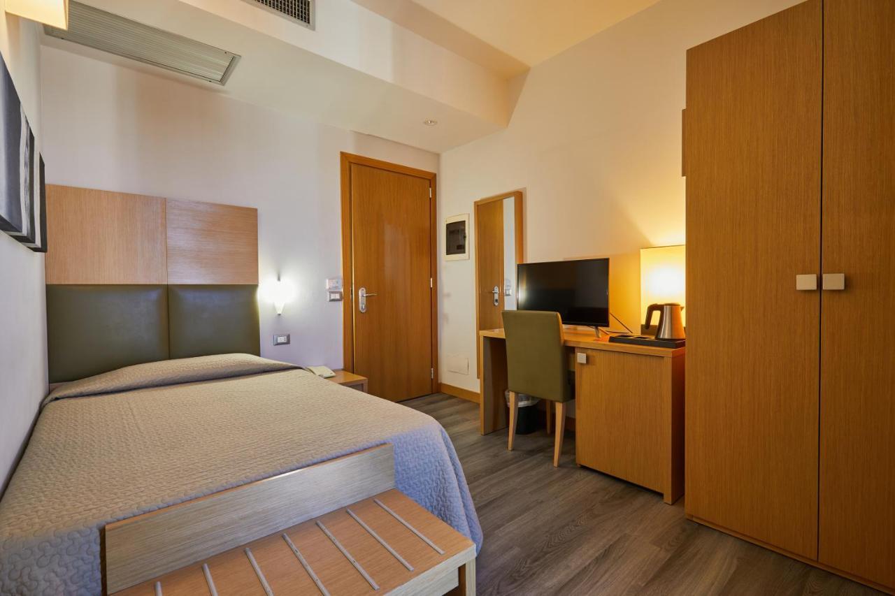 Castelmartini Wellness & Business Hotel Larciano Exterior foto