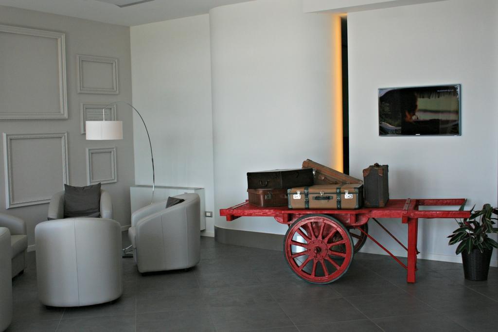 Castelmartini Wellness & Business Hotel Larciano Exterior foto